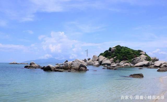 夏季的时尚女孩