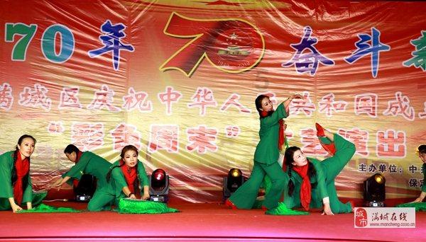 男子进女装店要求试衣服 店主报警